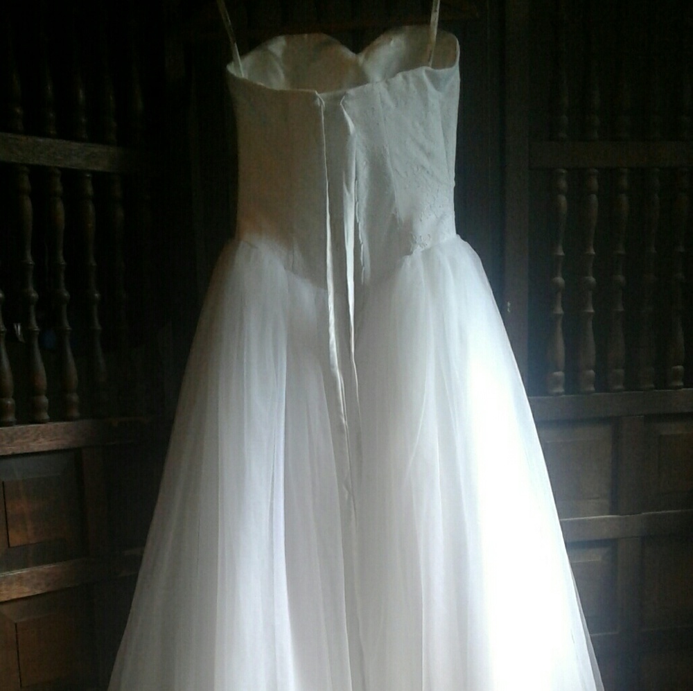 White Ball Gown Lace Corset & Tulle Wedding Dress - Picture 4 of 7