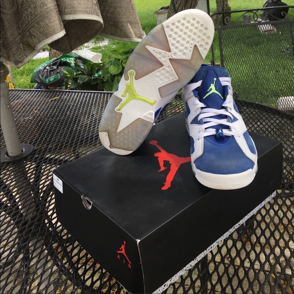 Jordan Retro 6 “Seahawks” Low