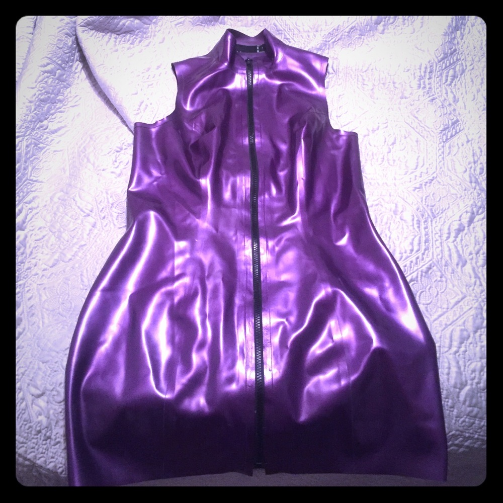 Honour latex polo dress