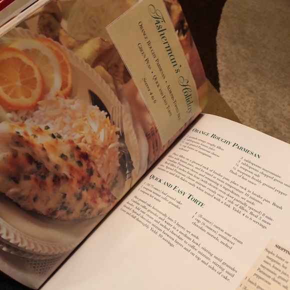 Vintage Southern Living Christmas Cookbooks vol2&3 - Picture 8 of 8