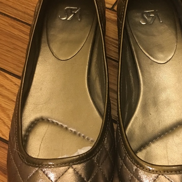 Brand new bronze flats - Picture 2 of 6