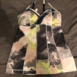Lululemon workout top