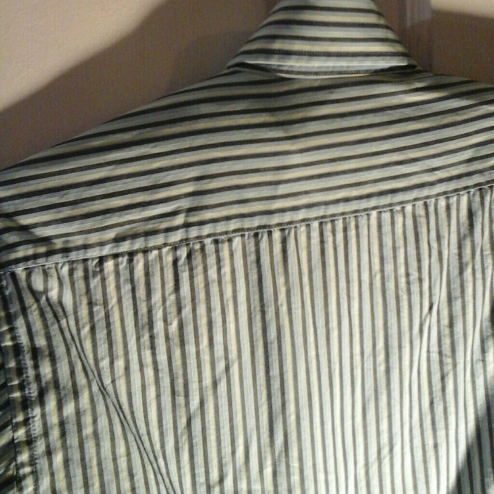 39/40 medium men's button-up.