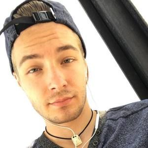 Meet your Posher, Eric