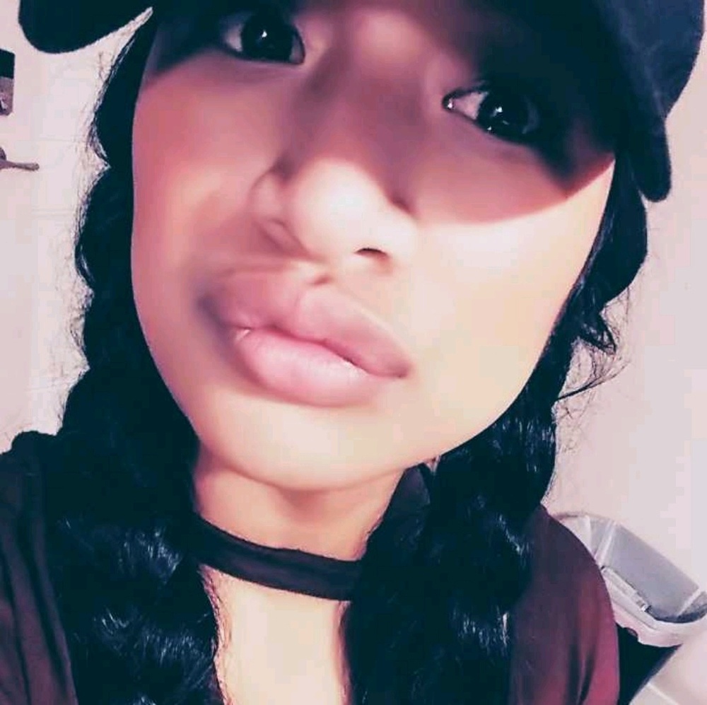 Meet your Posher, Elmina