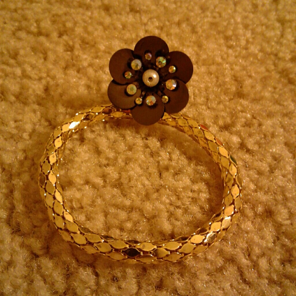 Bracelet and flower ring set