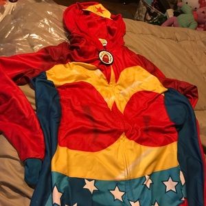 NWT Wonder Woman onesie 2x