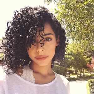 Meet your Posher, Neeka