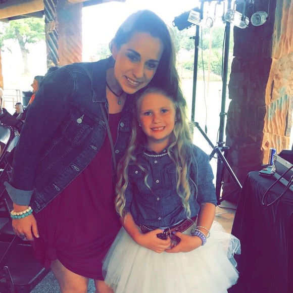 Meet your Posher, Jenny - Picture 2 of 3