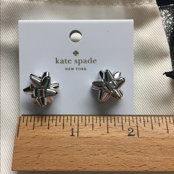 ♠️SOLD♠️Kate Spade ♠️ Bow Bangle - Picture 4 of 4