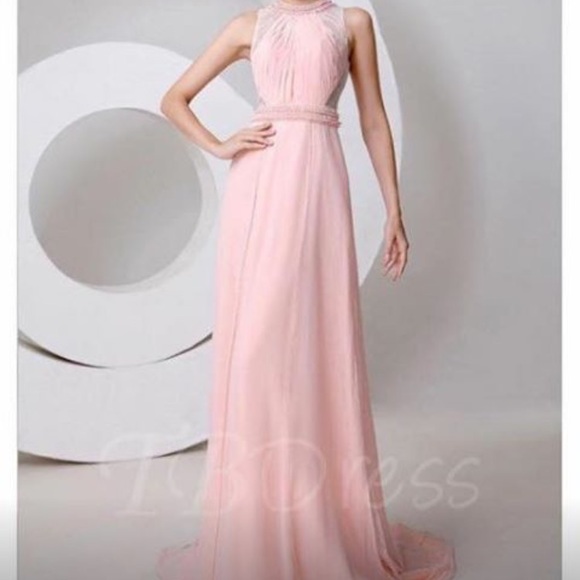 Elegant Dress - Picture 1 of 2