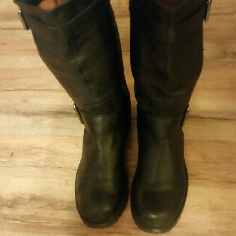 Kenneth cole buckled up boots