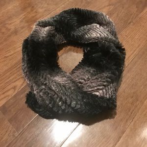 Infinity scarf