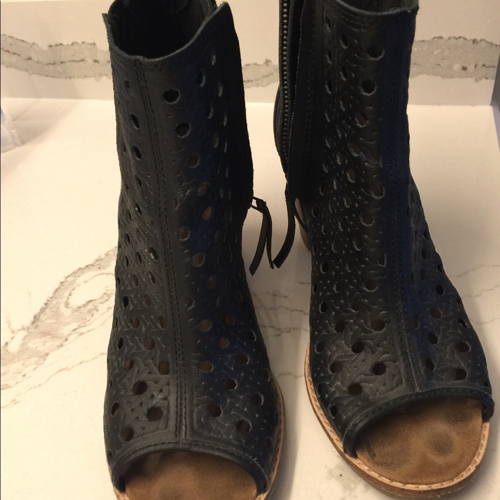 Toms Open toed stacked heel Booties