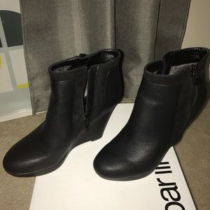 Wedge bootie