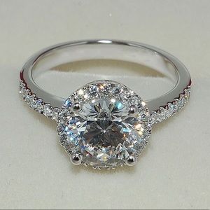 New 18 k white gold engagement ring