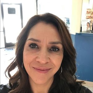 Meet your Posher, Debbie