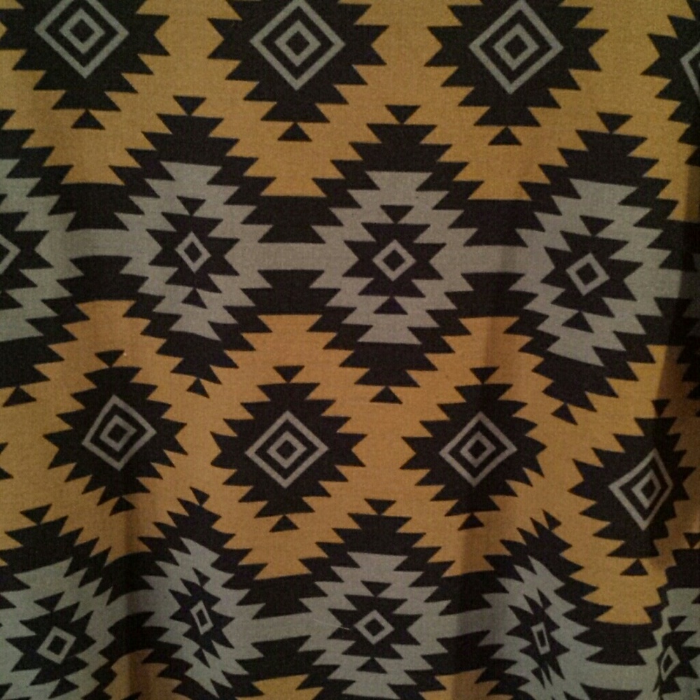 Lularoe Carly - Picture 2 of 2