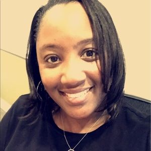 Meet your Posher, Adrienne