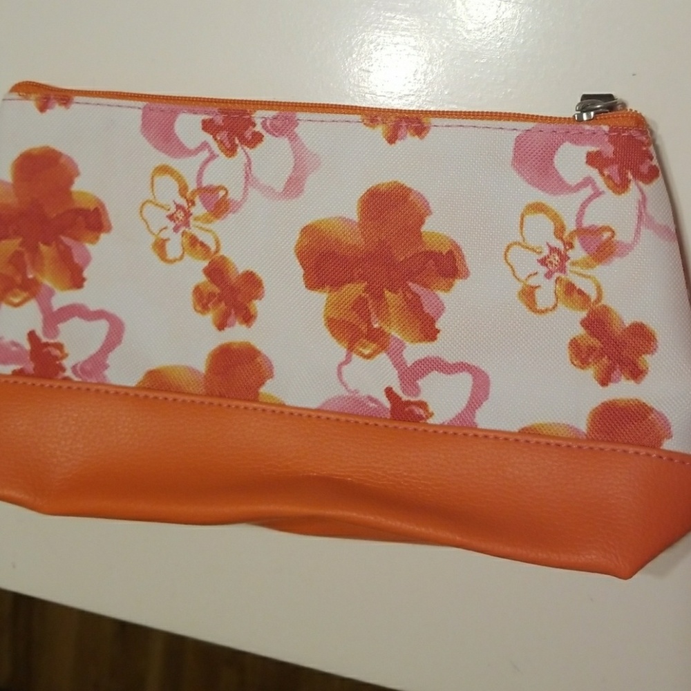 Cosmetic bag