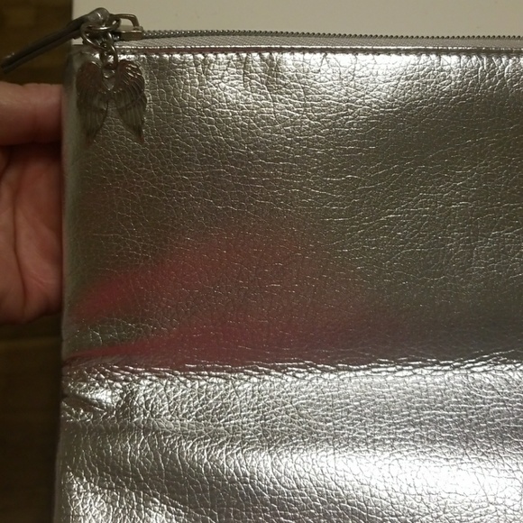 Victoria's Secret Flip over cosmetic bag - Picture 2 of 5