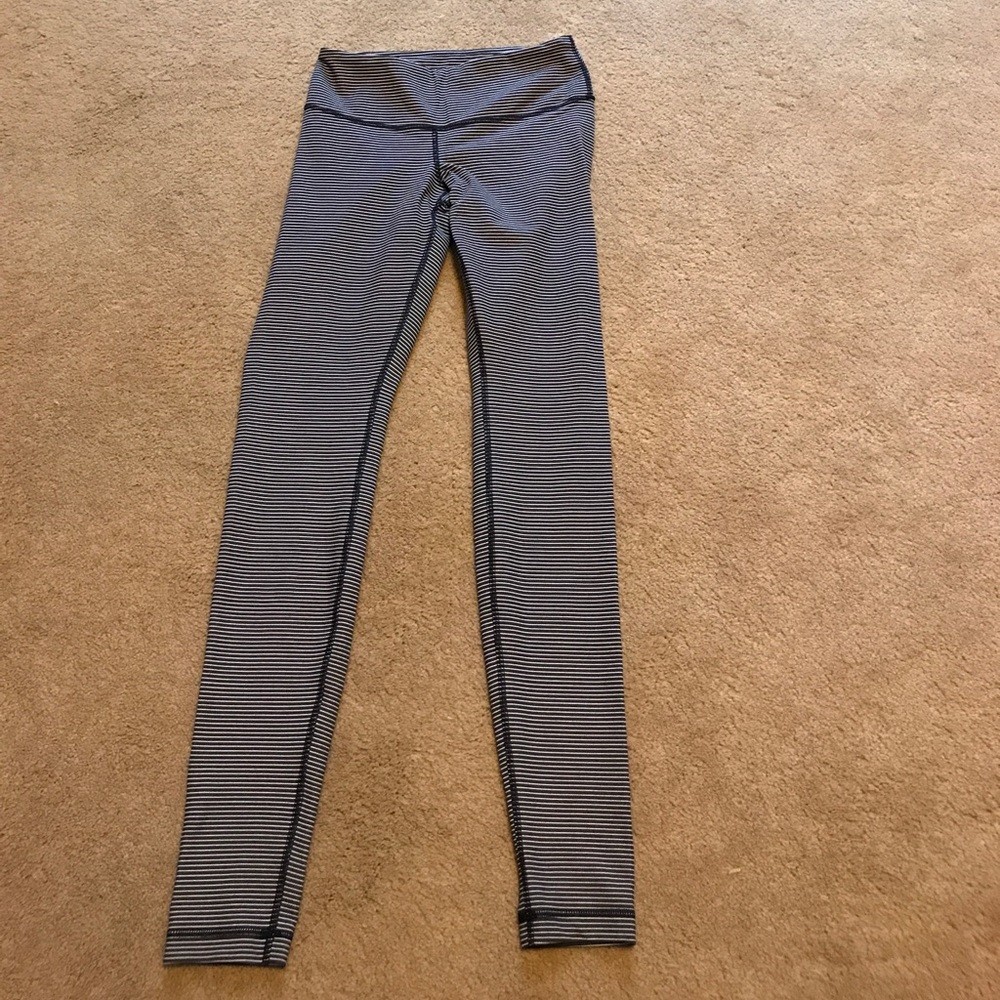 Lululemon athletics stretchy workout pants
