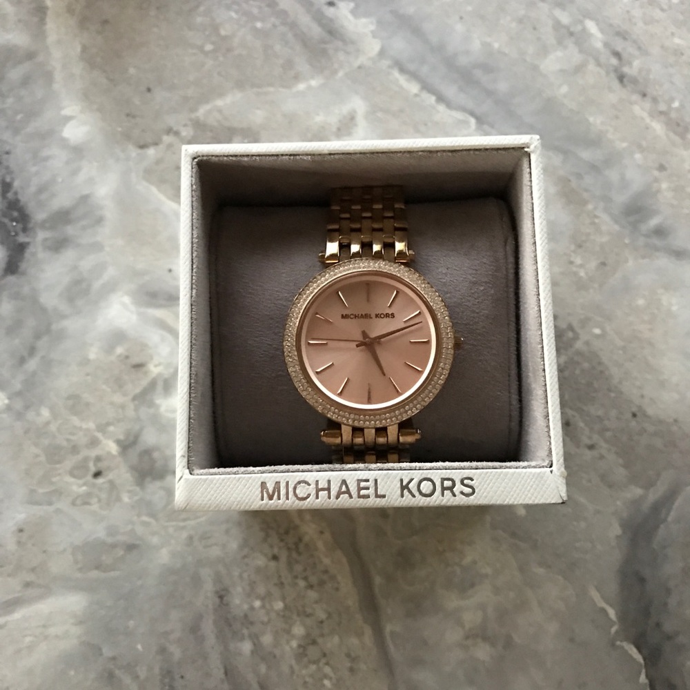 Beautiful rose gold authentic Michael kors watch! - Picture 4 of 4
