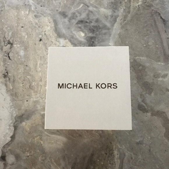 Beautiful rose gold authentic Michael kors watch! - Picture 3 of 4