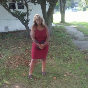 Meet your Posher, Laraine