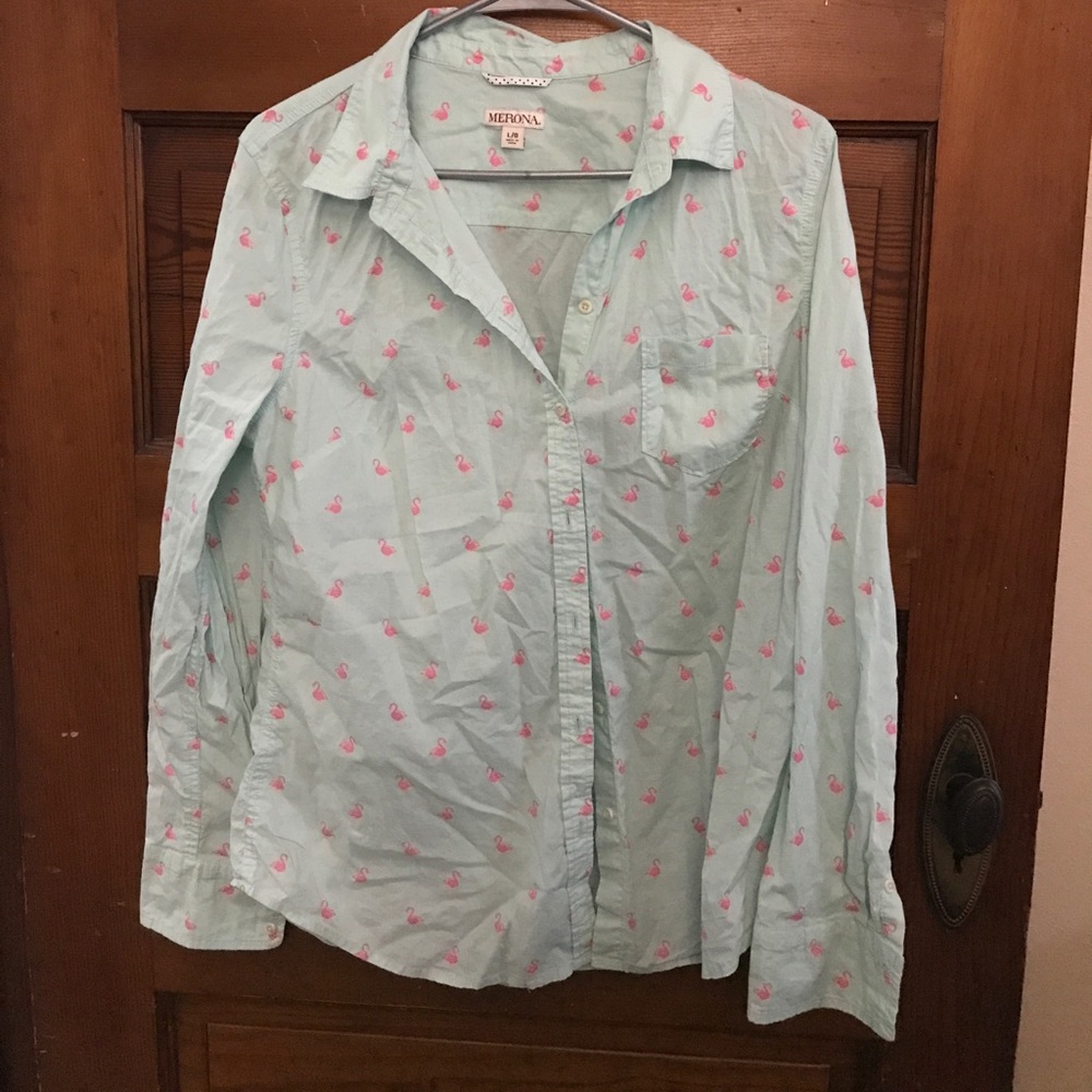 Cute lightweight button down top