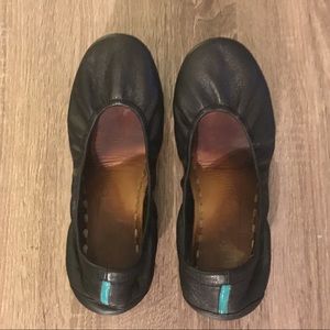 Size 8 Matte Black Tieks