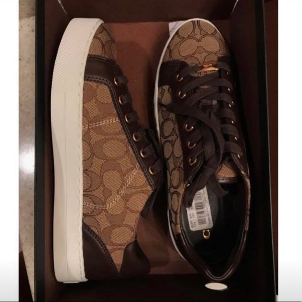 ✨FINAL PRICE✨ Logo Print Coach Sneakers