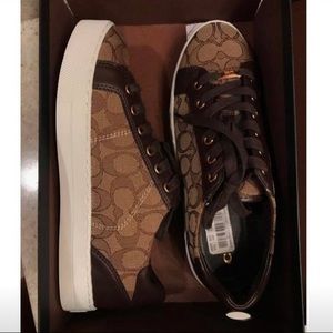 ✨FINAL PRICE✨ Logo Print Coach Sneakers