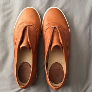 Frye Mindy Slip on