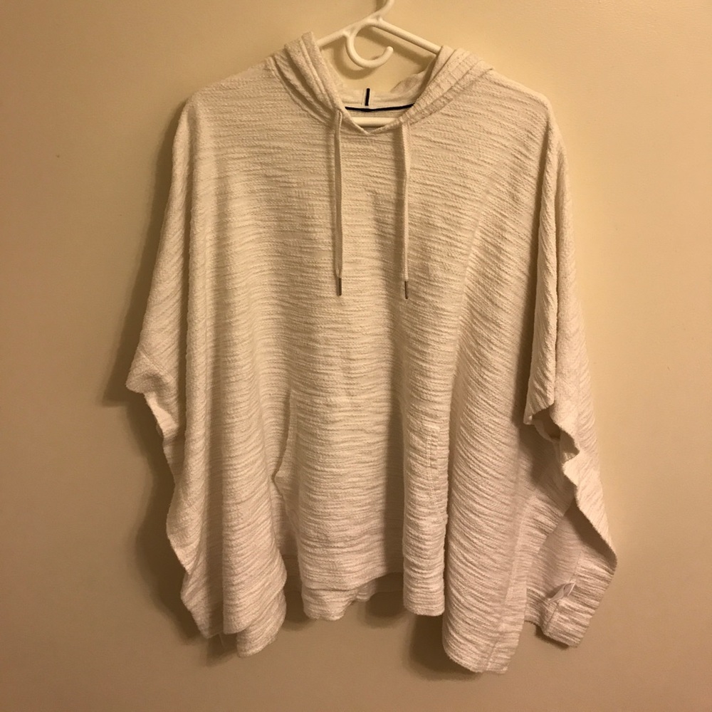 T-shirt sweater poncho
