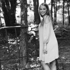 Meet your Posher, Caroline