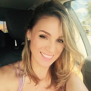 Meet your Posher, Carolina