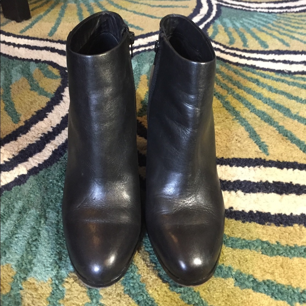 Vince Camuto Black Leather Booties size 9.5
