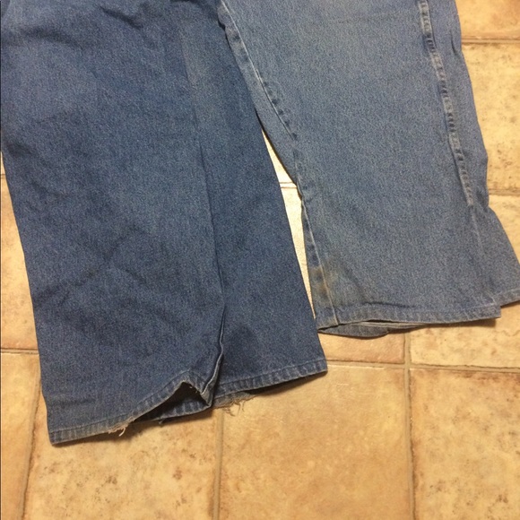 Wrangler men’s size 40 includes two pairs - Picture 2 of 6