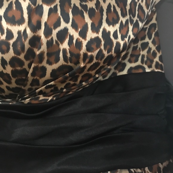 Leopard strapless mini dress with pockets!! - Picture 2 of 3
