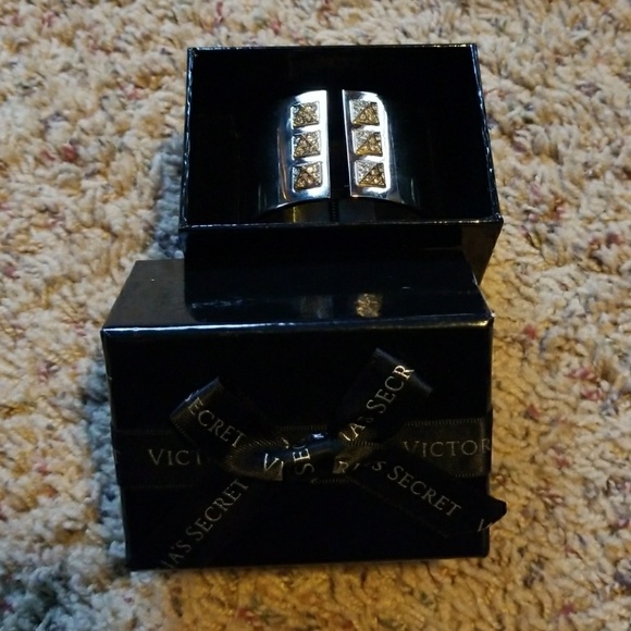 Victoria's Secret Jewelry - Victoria Secret bracelet