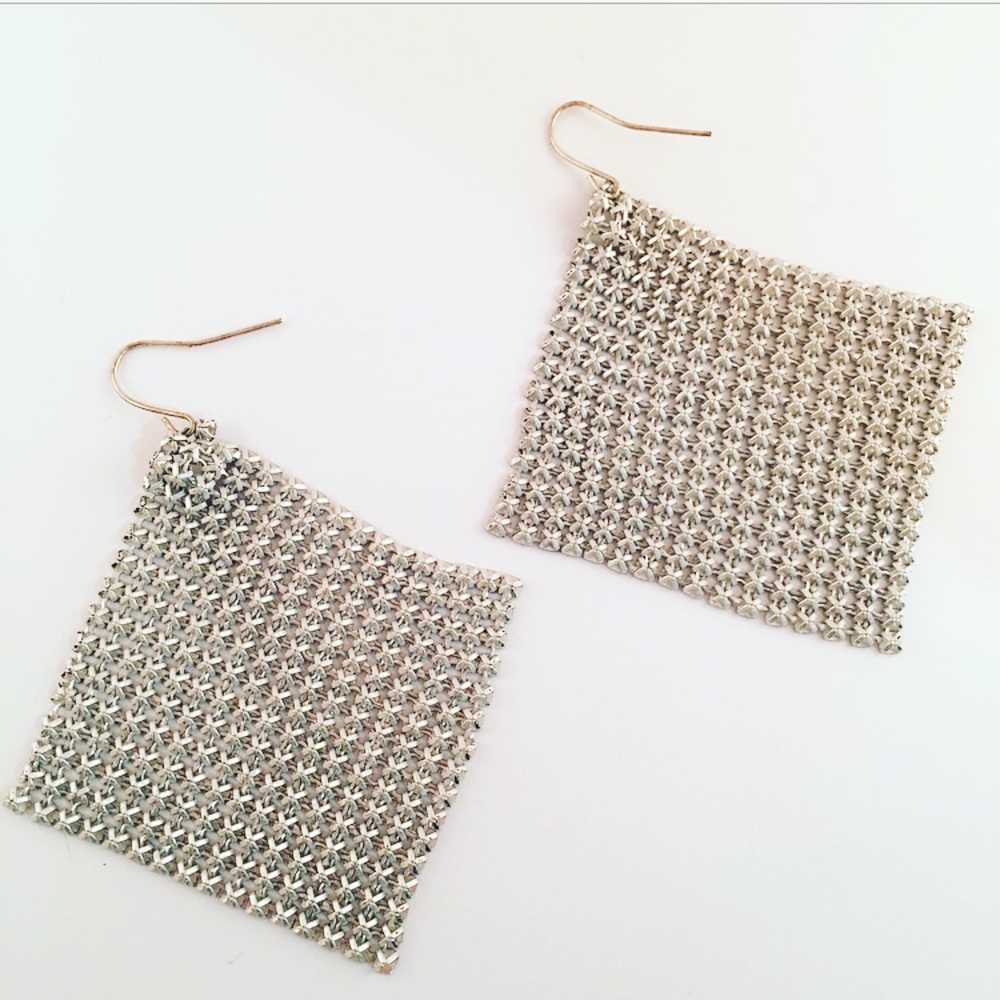 YOLO Waterfall Earrings - Picture 6 of 6