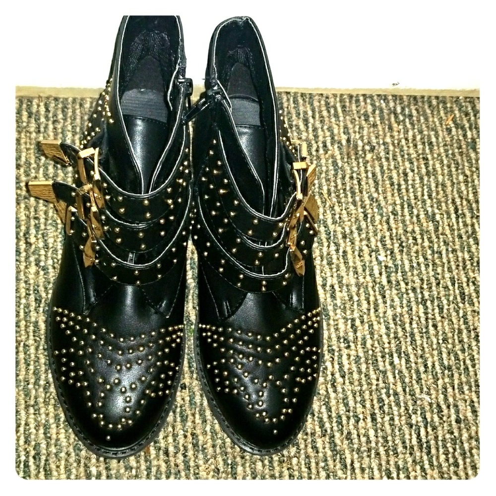Cute ankle boot (only tried on never worn)