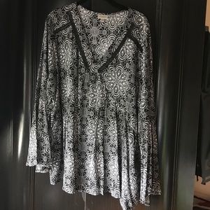 Ave black/white blouse