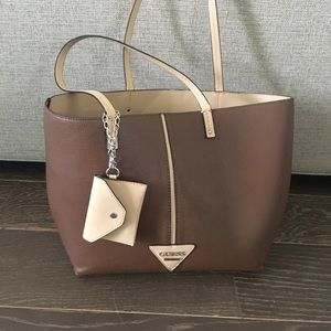 Beautiful GUESS TOTE!