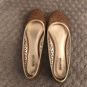 Kenneth Cole brown & gold flats