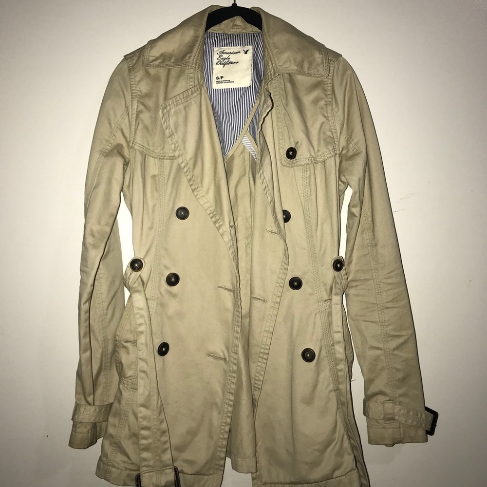 TAN TRENCHCOAT