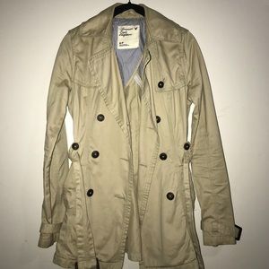 TAN TRENCHCOAT
