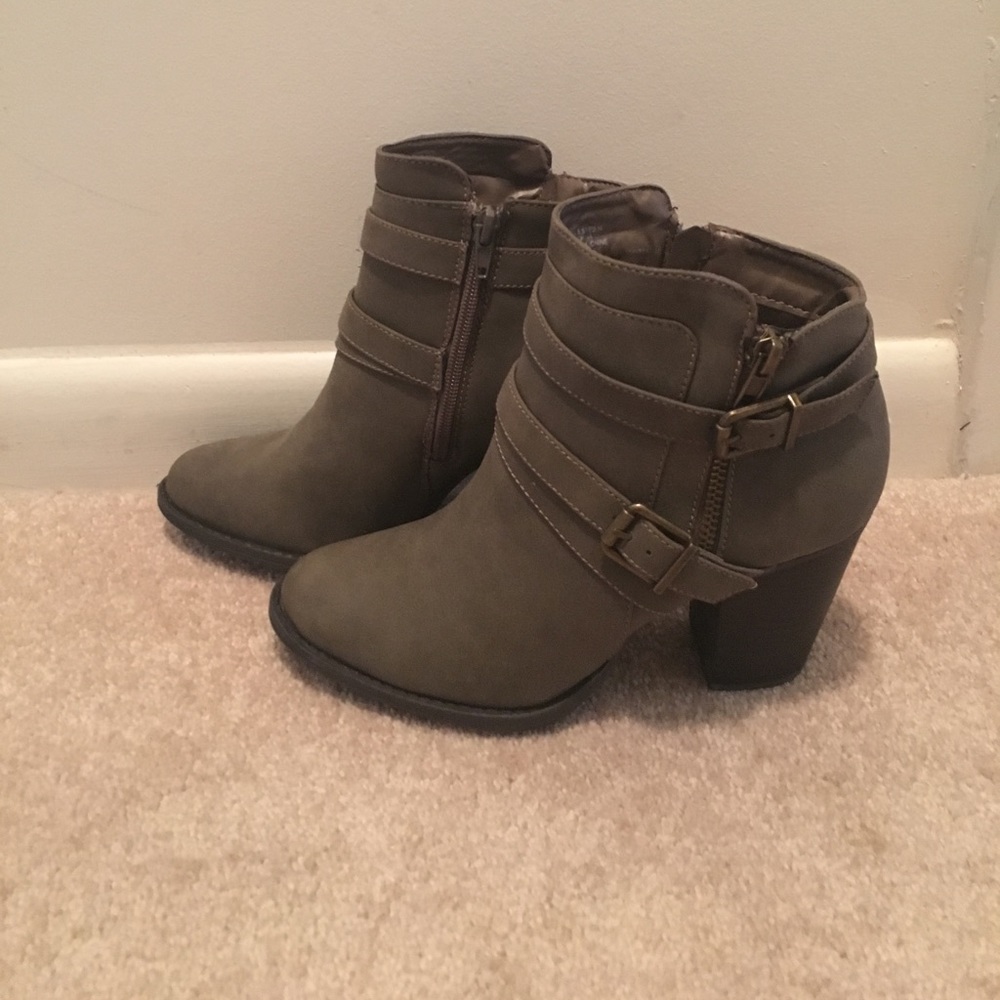 Olive green Booties!!! 💚