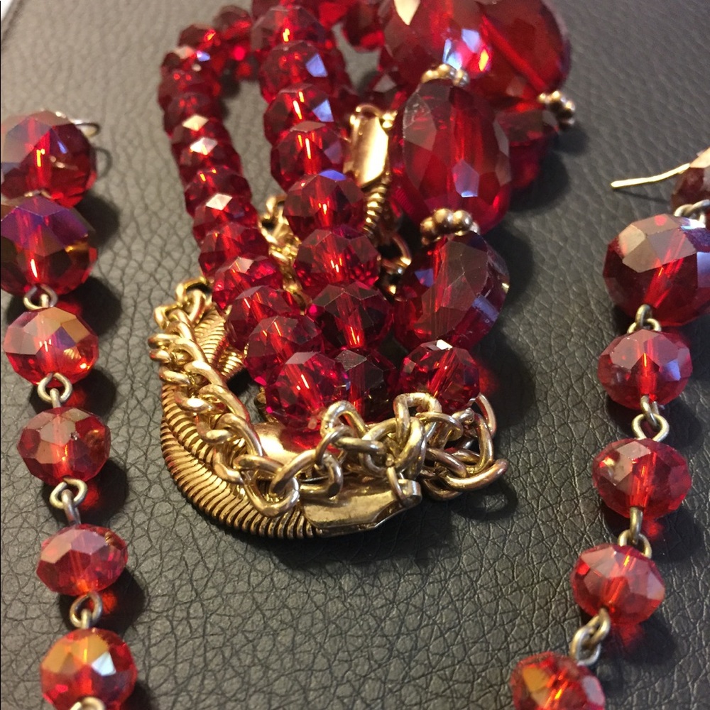New earring and bracelet set in gorgeous red!